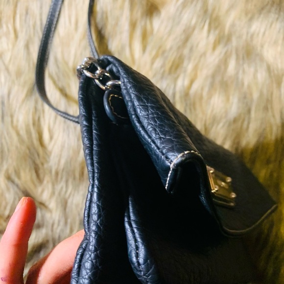 ๐ CUTE AND PRACTICAL NINE WEST CROSSBODY BAG - Picture 10 of 13